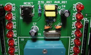 MCS51與AVR ATMega8515/ATMega8515L單片機(jī)芯片的切換跳線