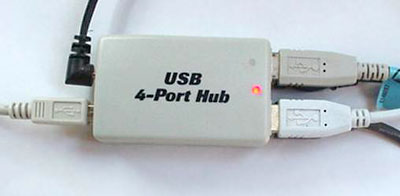 典型的USB四口集線器可插入4個“A”接頭。