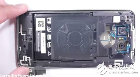 LG G6拆解：細(xì)節(jié)處理細(xì)心 銅管散熱是偉大設(shè)計(jì)！