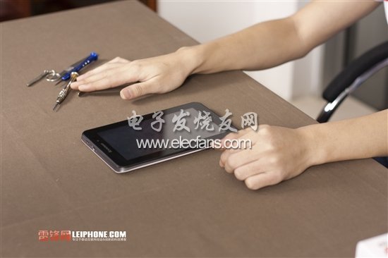 第一步當然是要先瞟一眼了，因為接下來拆成啥樣，還不知道呢。