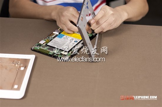 第一步當然是要先瞟一眼了，因為接下來拆成啥樣，還不知道呢。