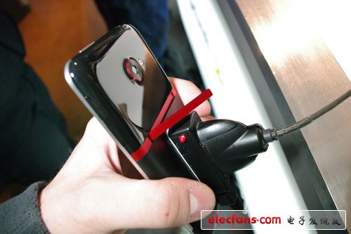HTC雙核EVO 4G LTE發(fā)布 下月初預售
