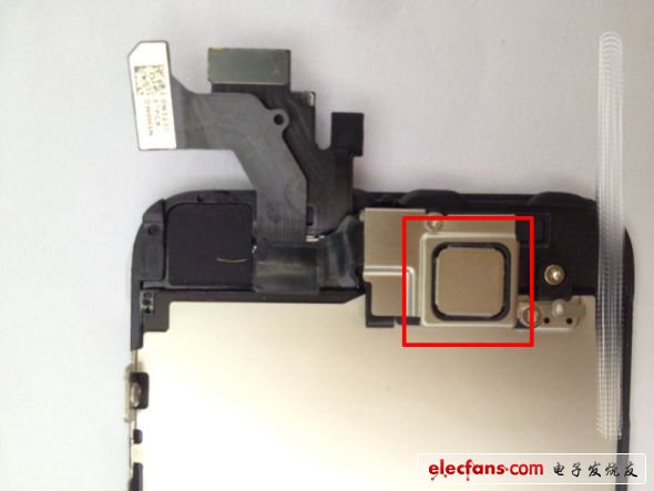 照片顯示，iPhone 5有可能集成了近場(chǎng)通信(NFC)芯片。
