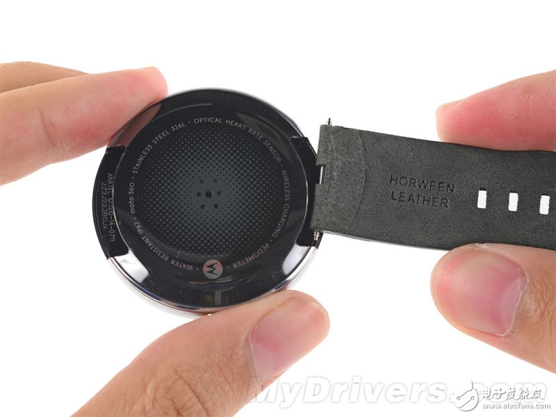 Moto 360暴力拆解：足以秒殺Apple Watch的智能手表？