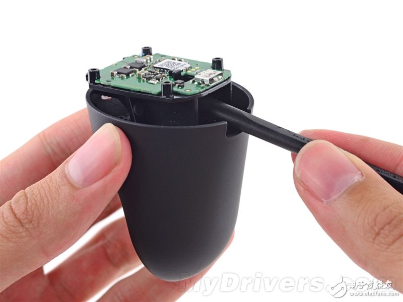 Moto 360暴力拆解：足以秒殺Apple Watch的智能手表？