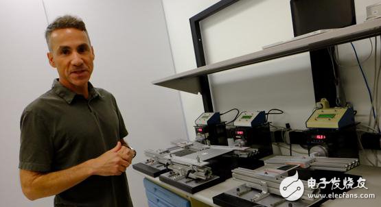 蘋果對外展示iPhone6測試工廠，測試過程堪稱嚴(yán)苛