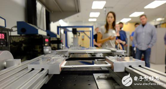 蘋果對外展示iPhone6測試工廠，測試過程堪稱嚴(yán)苛