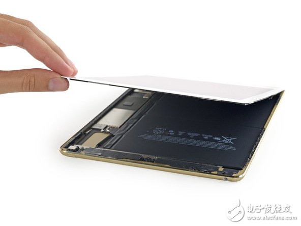 iPad Air 2 拆解：更小的電池、更大的內(nèi)存