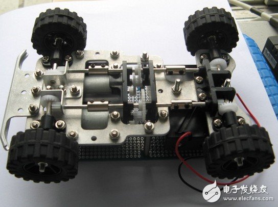 電賽展示：四輪越野型車體硬件設(shè)計曝光