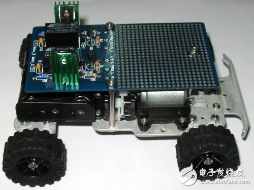 電賽展示：四輪越野型車體硬件設(shè)計(jì)曝光