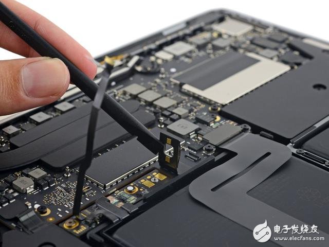 蘋果新Macbook Pro13寸拆解：集成度創(chuàng)新高度 搭配史上最好音質