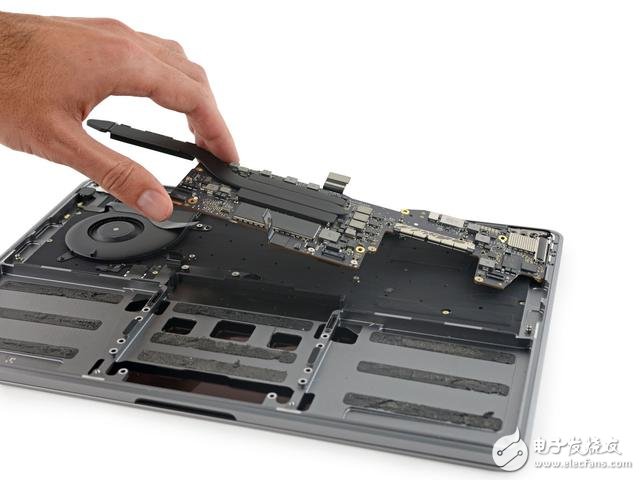 蘋果新Macbook Pro13寸拆解：集成度創(chuàng)新高度 搭配史上最好音質