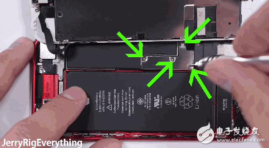 不喜歡紅色特別版iPhone 7的白色面板？教你100元打造黑紅版！