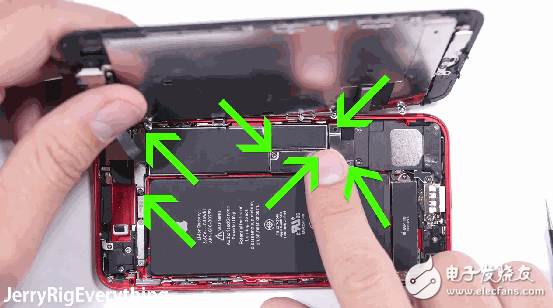 不喜歡iPhone7紅色特別版的白色面板？教你100元打造黑紅版！