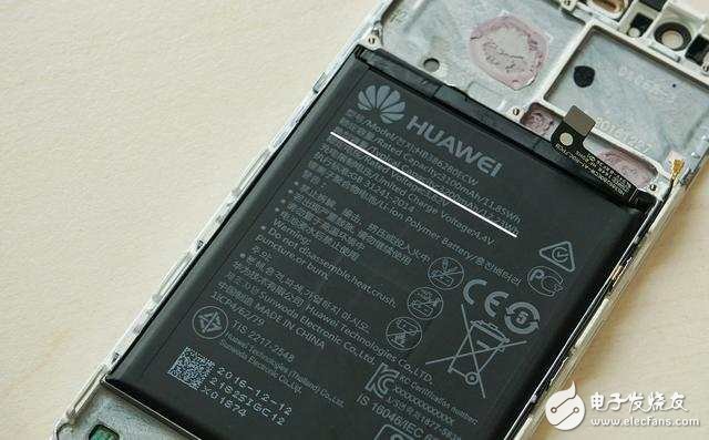 華為P10怎么樣？華為P10被我暴力拆解了，你能分辨哪臺(tái)是小米6嘛