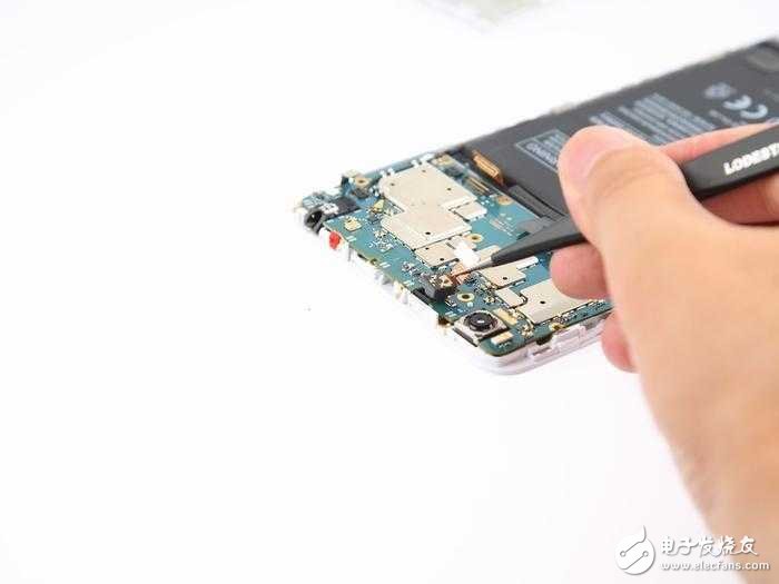 續(xù)航神機小米Max 2拆解,原來內(nèi)部這么簡單