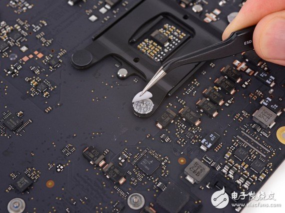 21.5寸4K iMac拆解大曝光，內(nèi)部芯片一覽！