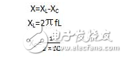 以SnO2氣敏元件為例，它是由0.1--10um的晶體集合而成，這種晶體是作為N型半導(dǎo)體而工作的。在正常情況下，是處于氧離子缺位的狀態(tài)。當(dāng)遇到離解能較小且易于失去電子的可燃性氣體分子時(shí)，電子從氣體分子向半導(dǎo)體遷移，半導(dǎo)體的載流子濃度增加，因此電導(dǎo)率增加。而對(duì)于P型半導(dǎo)體來(lái)說(shuō)，它的晶格是陽(yáng)離子缺位狀態(tài)，當(dāng)遇到可燃性氣體時(shí)其電導(dǎo)率則減小。