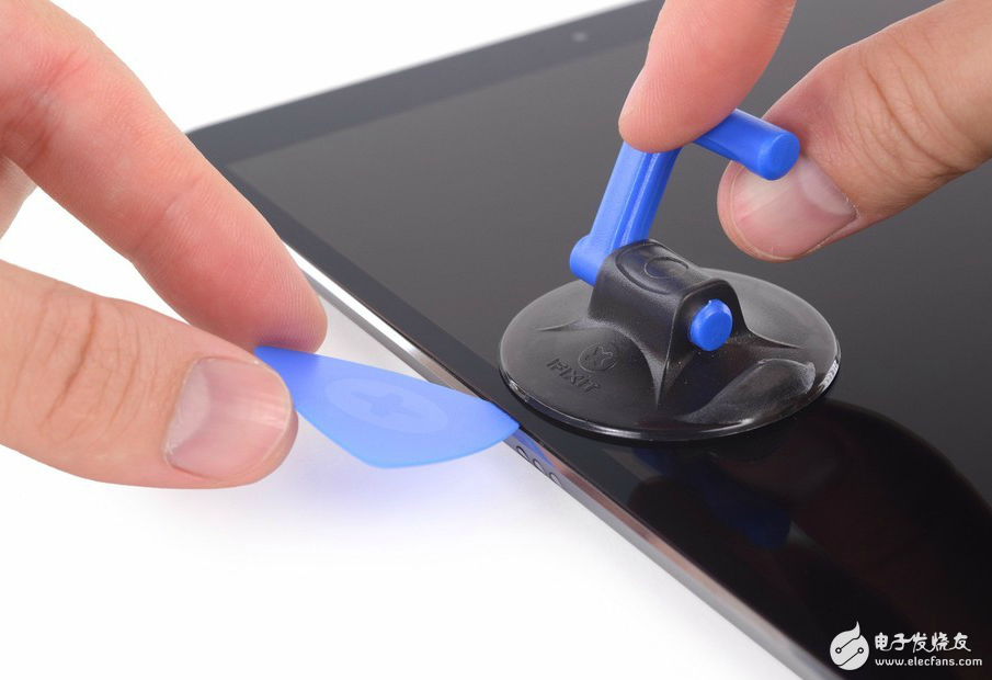 10.5英寸iPad Pro首拆解：為了高刷新頻率上了四根排線！