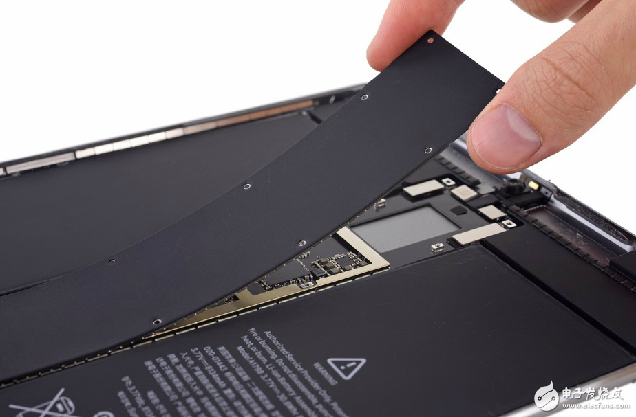 10.5英寸iPad Pro首拆解：為了高刷新頻率上了四根排線！