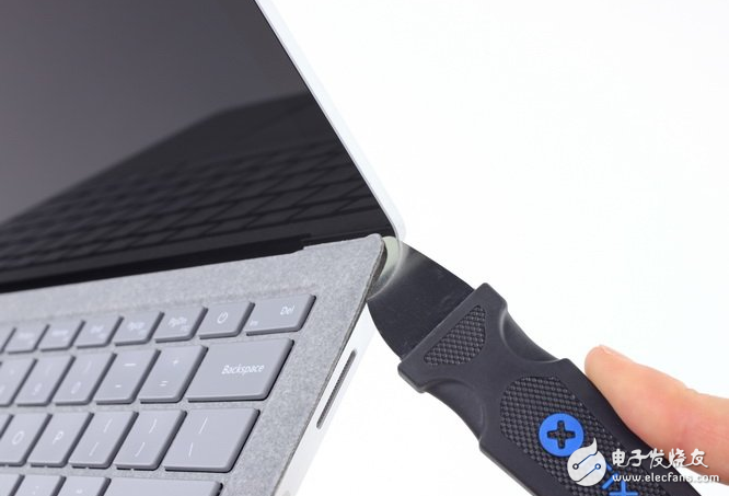 Surface Laptop拆解：修理Surface Laptop最好的方法就是換一臺(tái)