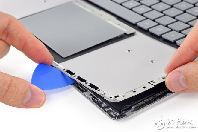 Surface Laptop拆解：修理Surface Laptop最好的方法就是換一臺(tái)