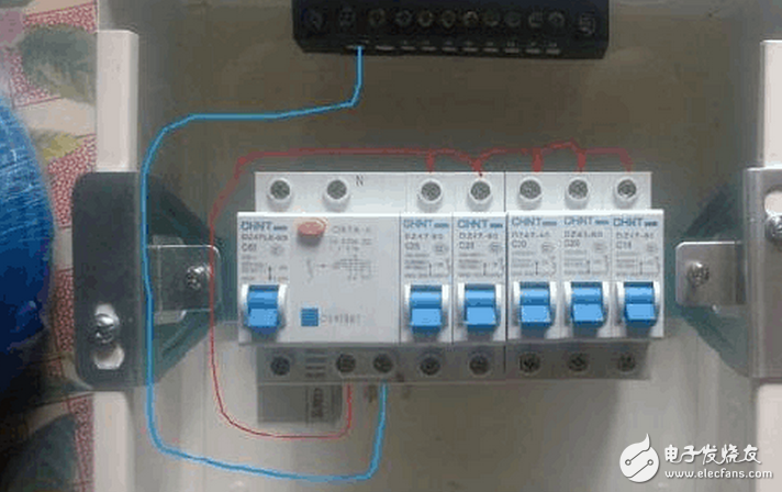 配電箱系統(tǒng)圖識圖解_實用家用配電箱接線實物圖分享