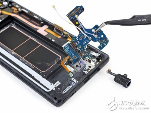 三星Galaxy Note8拆解詳情：你這是想不讓我換掉原裝電池呀！