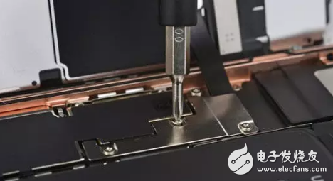 iphone8不止是感覺像iphone7，拆了機(jī)和蘋果7也是差不了多少，不怕果粉心寒嗎？
