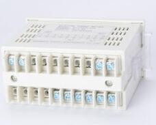 電壓表