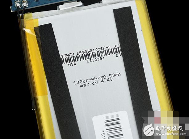 小米移動電源實測質(zhì)量滿分_小米移動電源能給iphone充電嗎