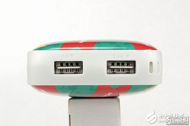 犬年呆萌來(lái)襲，摩米士秋田犬MOMAX IP61 9000mAh移動(dòng)電源開(kāi)箱拆解
