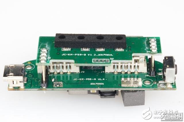 犬年呆萌來(lái)襲，摩米士秋田犬MOMAX IP61 9000mAh移動(dòng)電源開(kāi)箱拆解