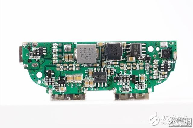 犬年呆萌來(lái)襲，摩米士秋田犬MOMAX IP61 9000mAh移動(dòng)電源開(kāi)箱拆解