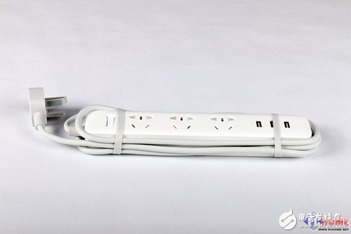 把插線板做成藝術(shù)品？小米插線板暴力拆解