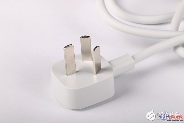 把插線板做成藝術(shù)品？小米插線板暴力拆解
