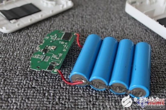 大屏幕黨進來看看，移動電源拆解大PK