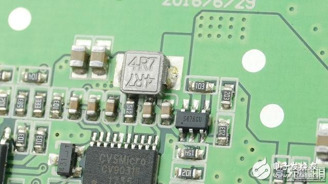 ROFI諾菲10W無(wú)線充電器拆解