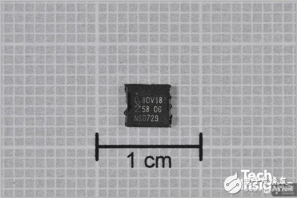 蘋果iPhone8 Plus專業(yè)拆解報(bào)告：X光照深入IC細(xì)節(jié)
