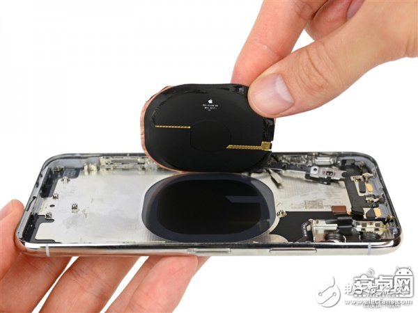iPhone X最專業(yè)深度拆解！驚現(xiàn)神秘芯片