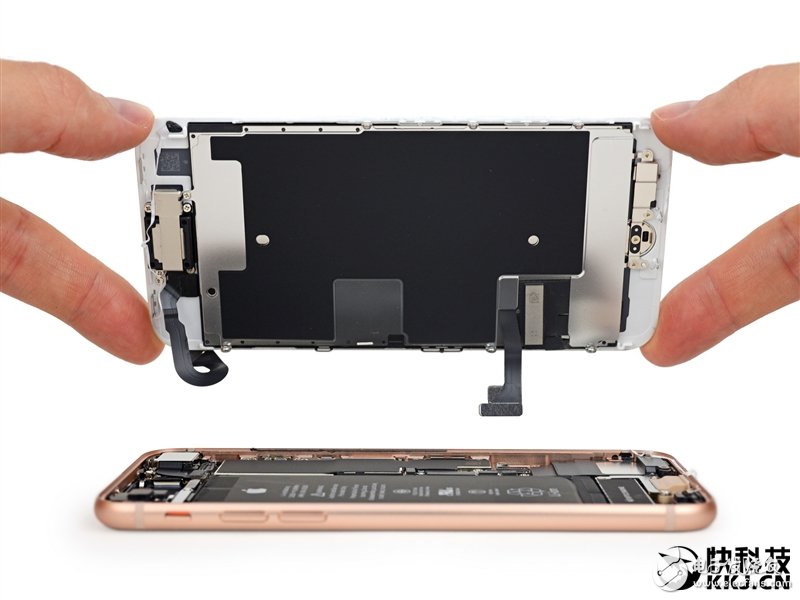 iPhone 8完全拆解：罕見2GB內(nèi)存造就奇跡！