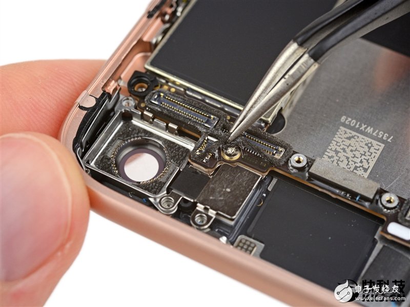 iPhone 8完全拆解：罕見2GB內(nèi)存造就奇跡！