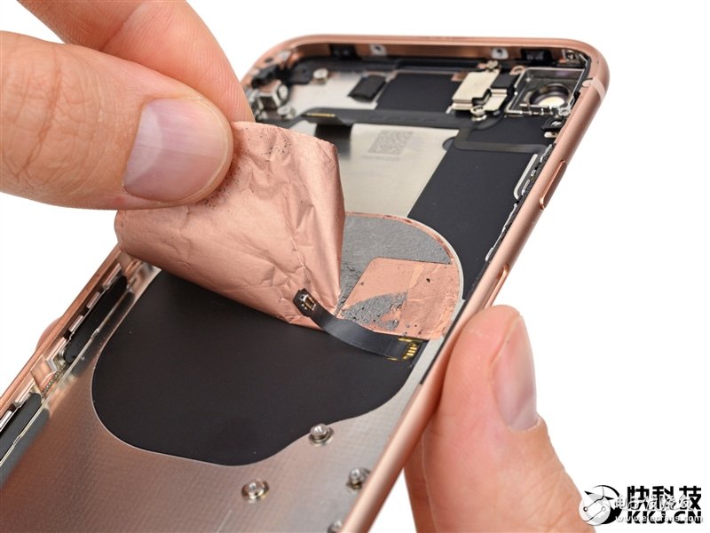 iPhone 8完全拆解：罕見2GB內(nèi)存造就奇跡！