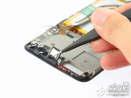 做工對得起2999元售價嗎？一加5完全拆解
