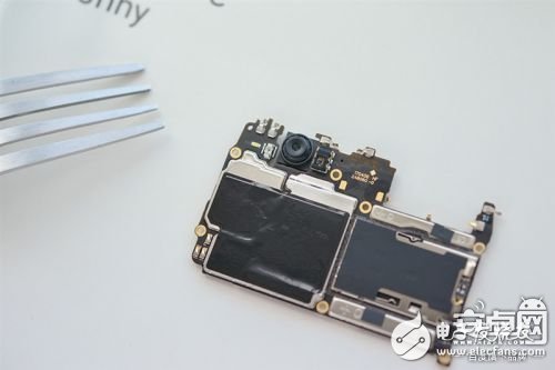 2999元！OPPO R11拆解：居然具備生活防水？(組圖)