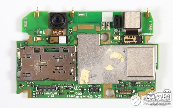 海信手機H10拆機 做工良好結(jié)構(gòu)不復雜