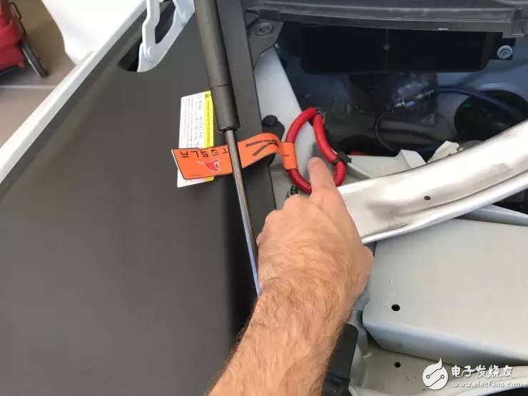 特斯拉Autopilot2.0計算單元全拆解，英偉達PX 2到底長什么樣？