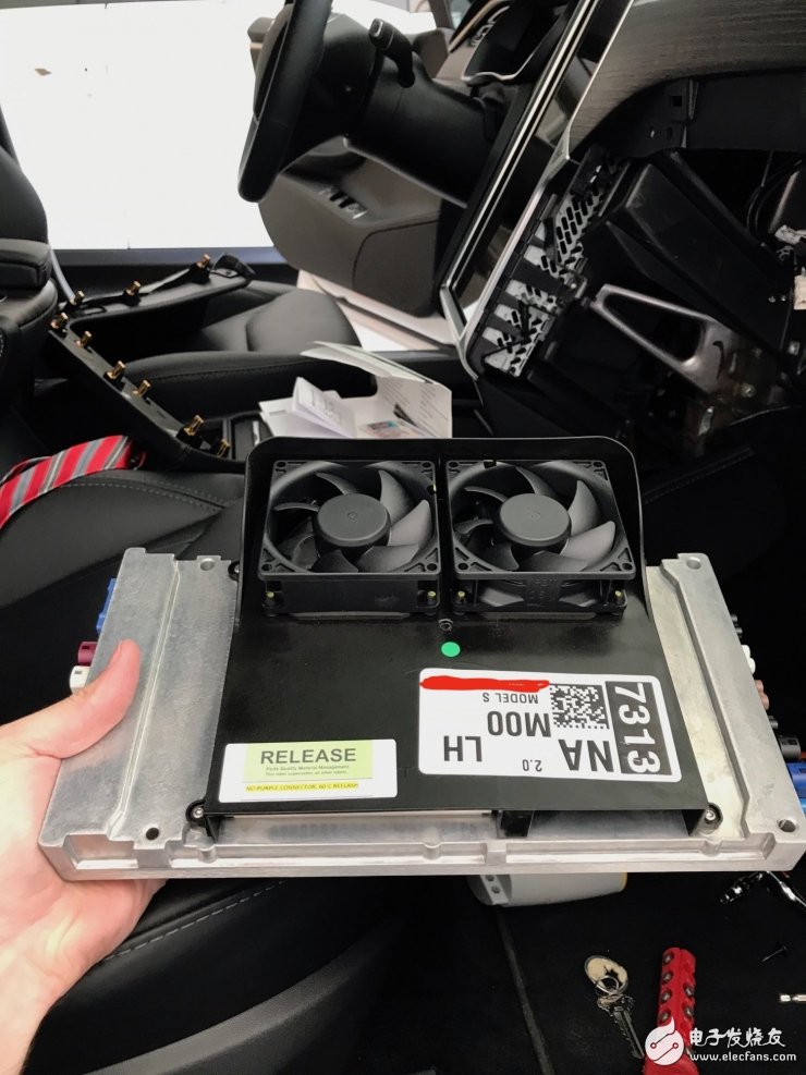 特斯拉Autopilot2.0計算單元全拆解，英偉達PX 2到底長什么樣？