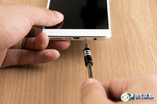 能否成為拍照攪局者？海信H10拆解圖賞