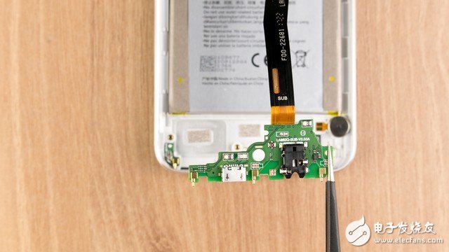 能否成為拍照攪局者？海信H10拆解圖賞